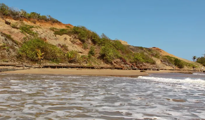 Chemin séparant l'îlet Sainte-Marie des côtes