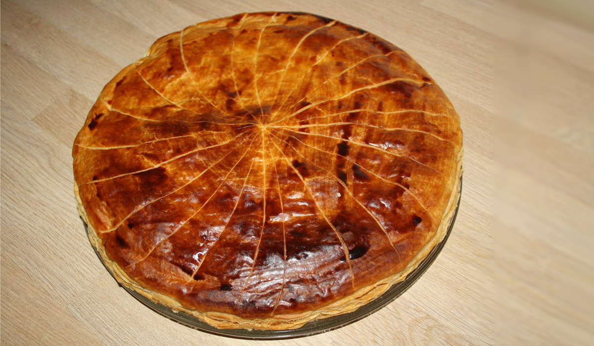 Galette des Rois fourrée au coco et à l'ananas