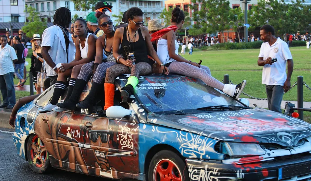 Bradjack, very noisy vintage car